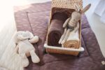 Jollein 037-001-65366 Stofftier Kuscheltier Hase Kaninchen Junge Joey grau 50 cm – Bild 4